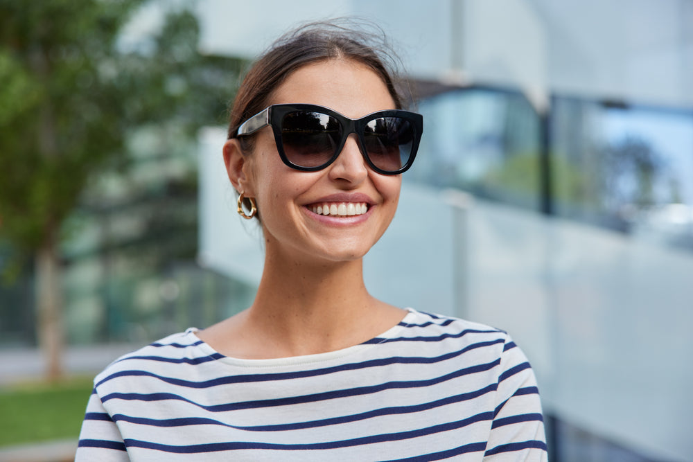Dainty Hoop Earrings: Effortlessly Chic Accessories for Every Occasion