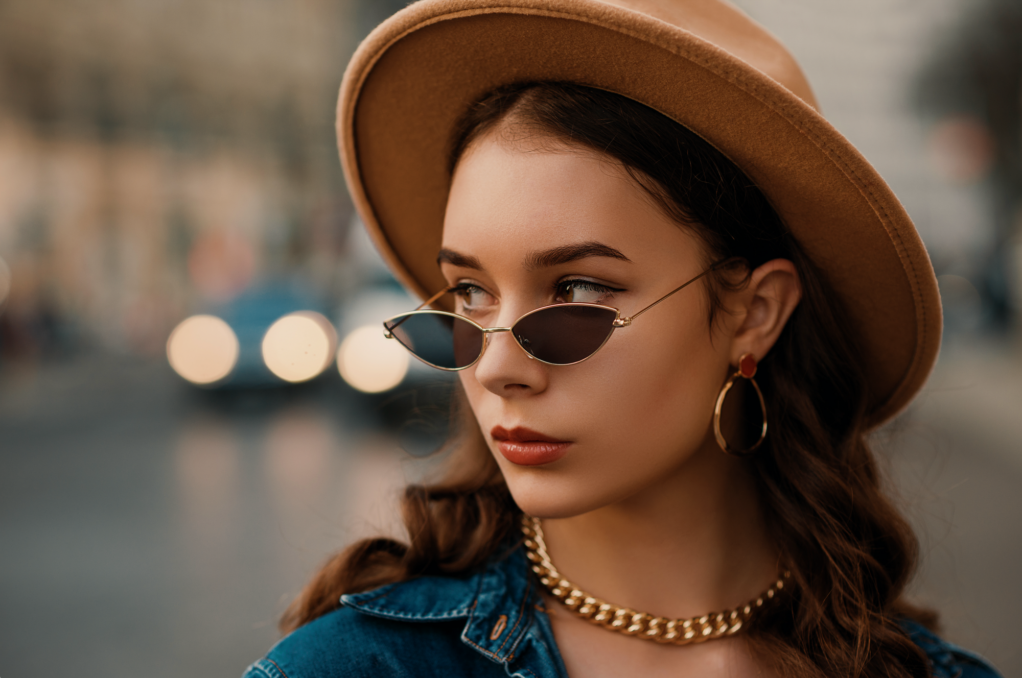 How to Choose the Right Earrings for Square Face Shape