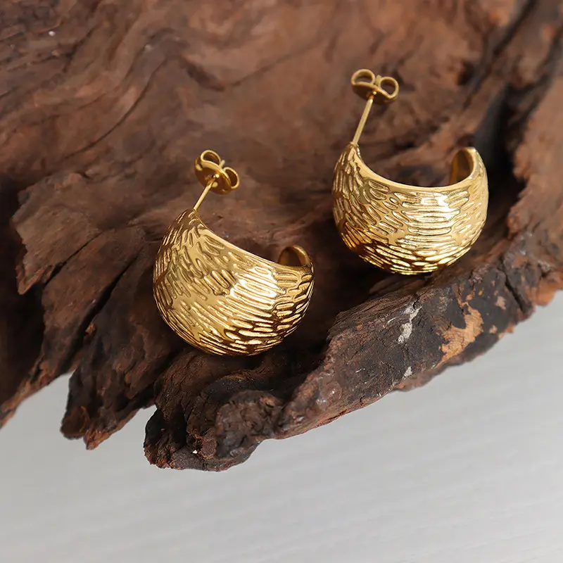 18K French Texture C-shape Earrings