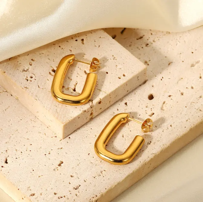 18K Chunky Geometric C Hoop Earrings