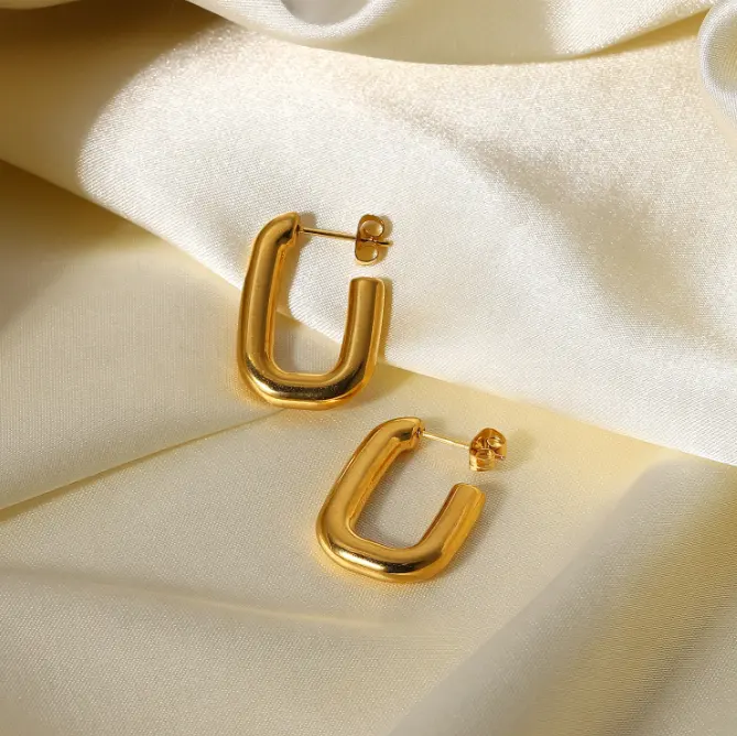 18K Chunky Geometric C Hoop Earrings
