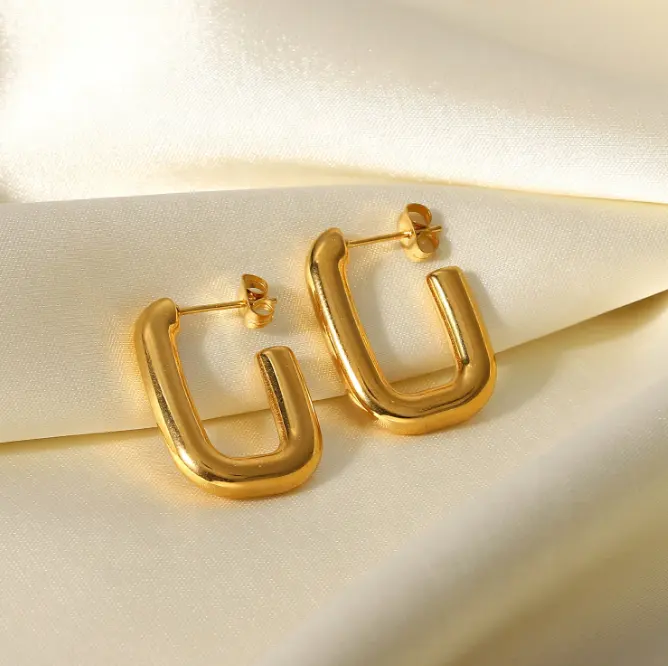 18K Chunky Geometric C Hoop Earrings