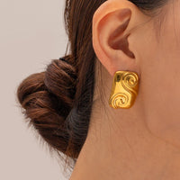 18K Statement Waves Studs