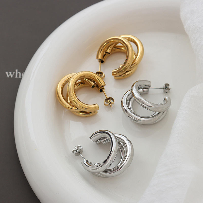 18K Classic C-Shape Hoop Earrings