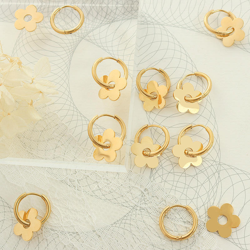 18K Round Daisy Flower Huggie Earrings
