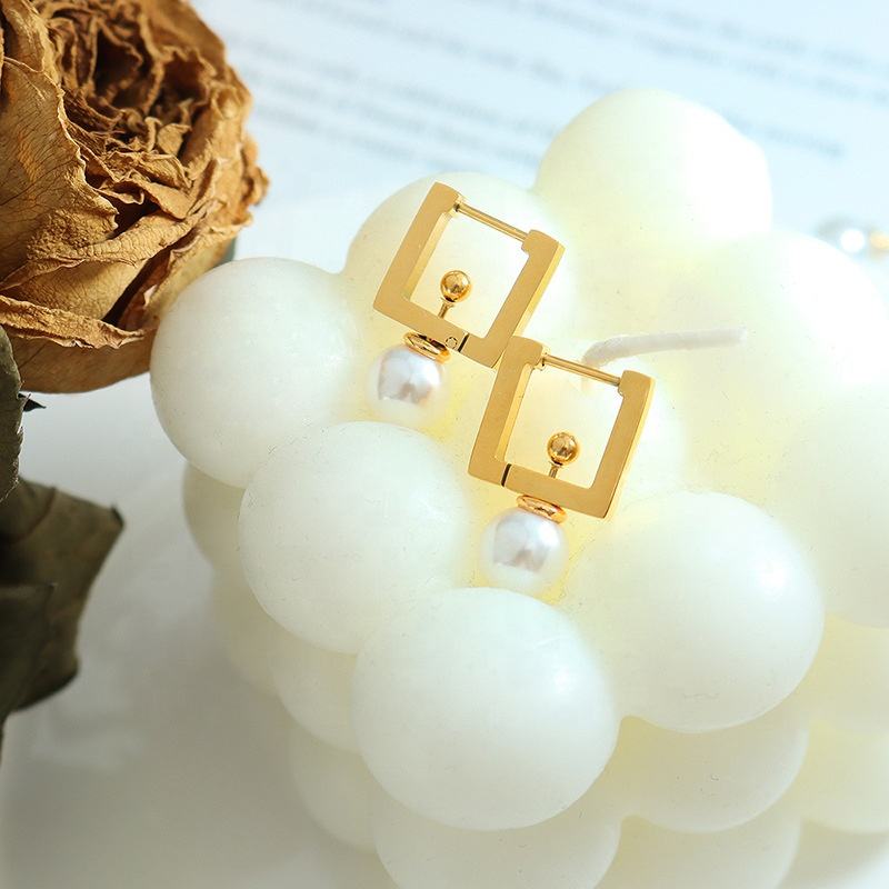 18K Square Pearl Drop Earrings