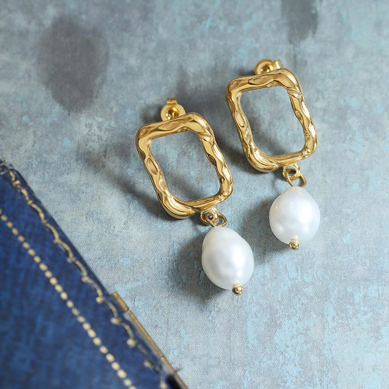 18K Rectangular Fresh Water Pearl Drop Earrings