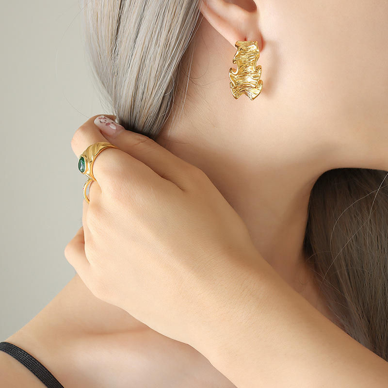 18K Curve Fold Hoop Earrings