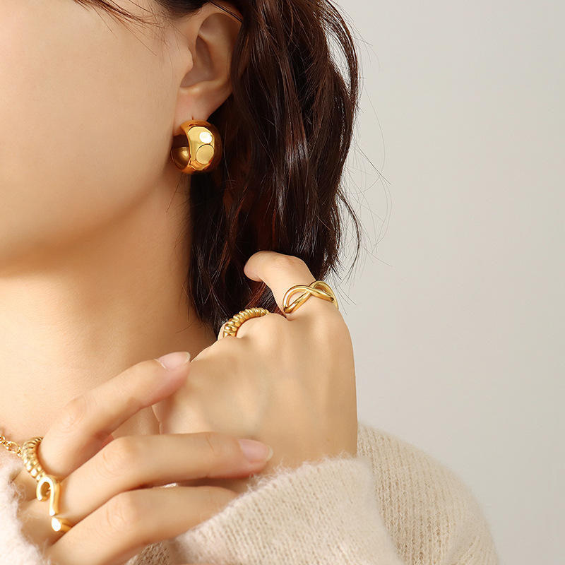18K Wide C Shape Chunky Hoop Earrings
