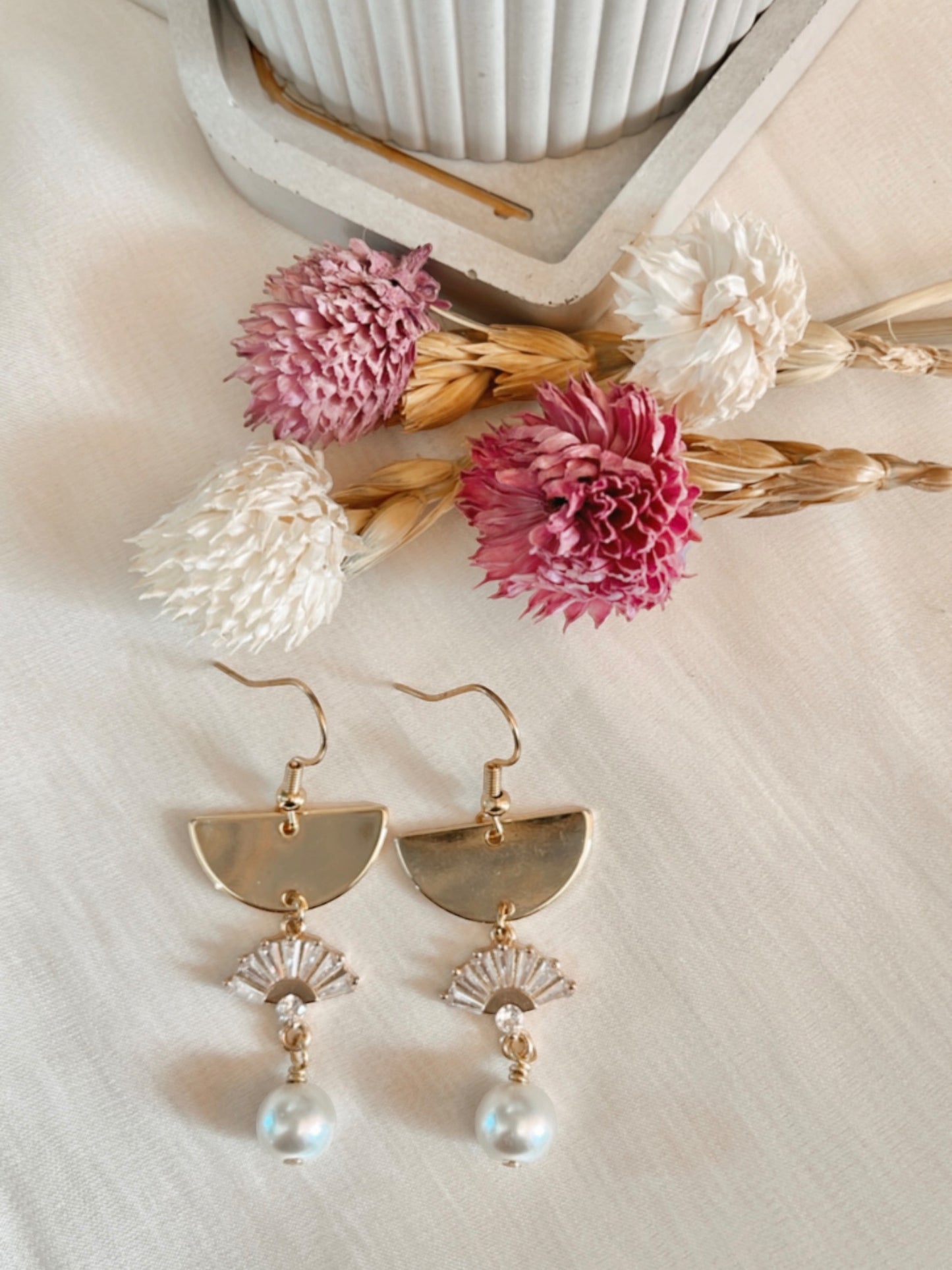 Esme Pearl Fan Rhinestones Earrings