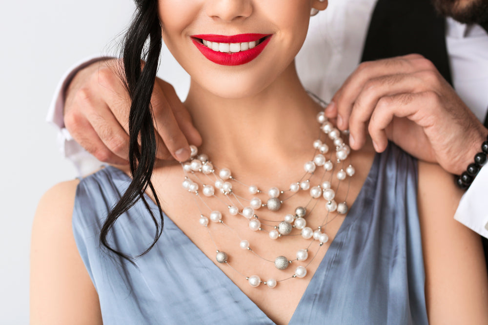 The Ultimate Guide to Pairing Earrings with Your Pearl Necklace