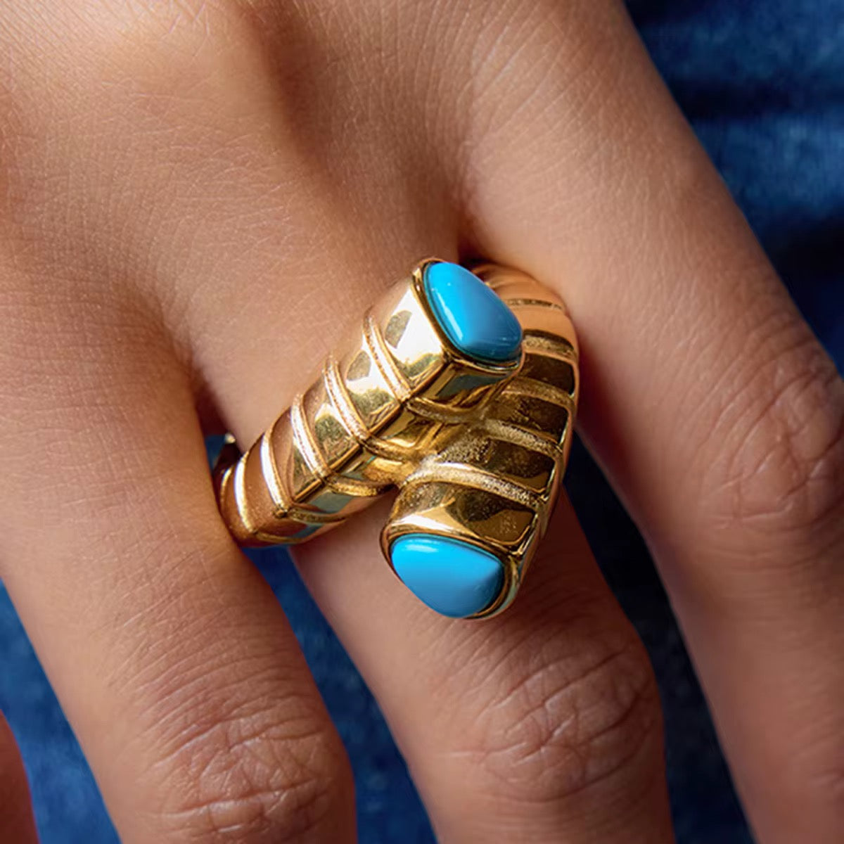 18K Caterpillar Statement Ring