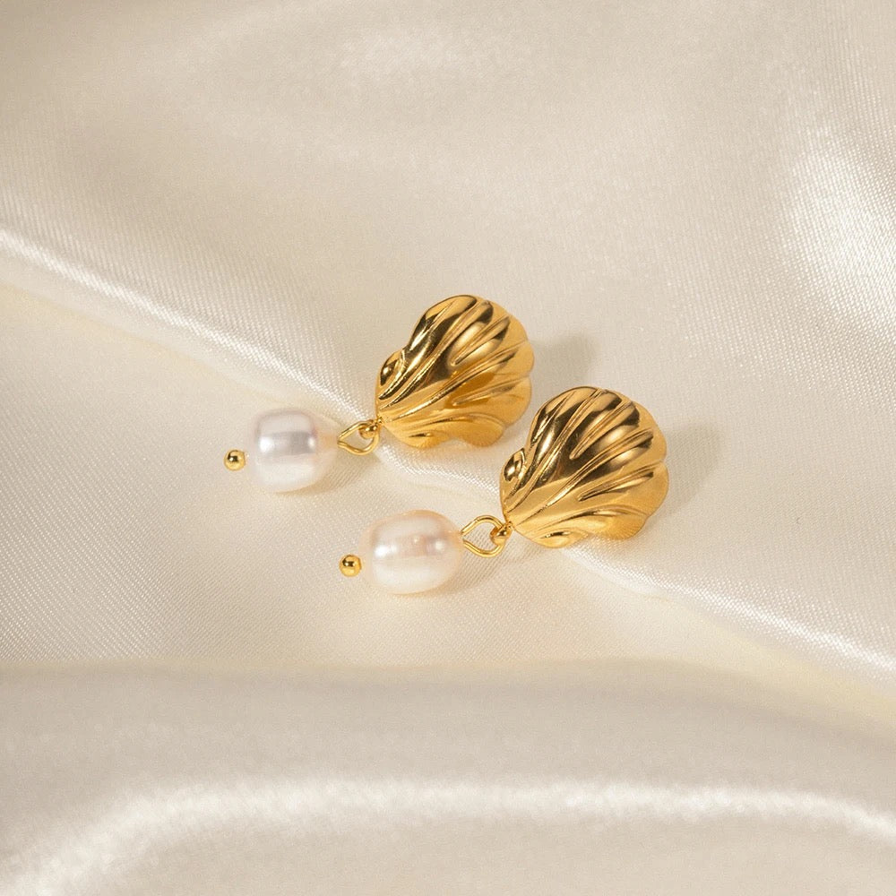 18K Seashell Freshwater Pearl Earrings