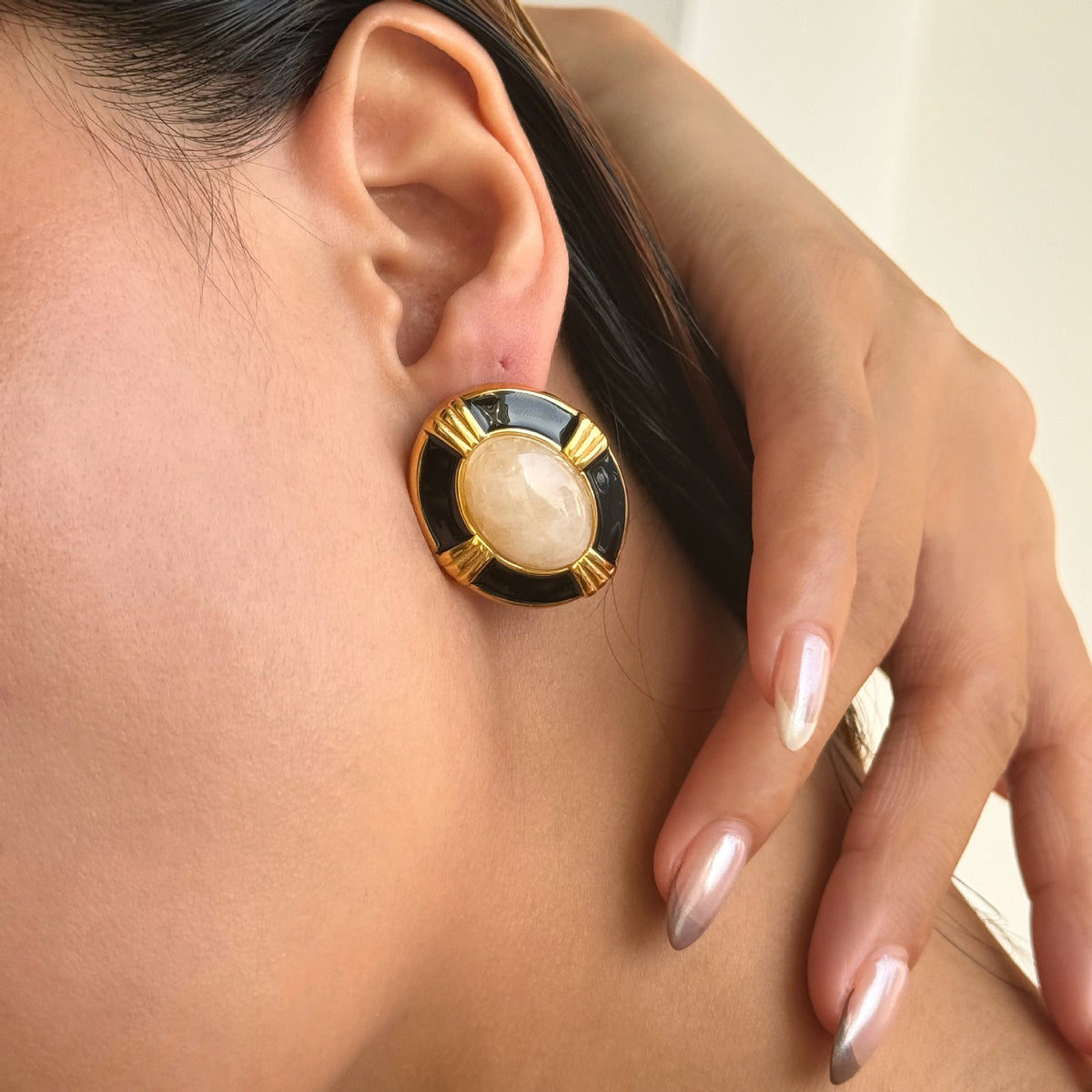 18K Vintage Inspired Oval Studs