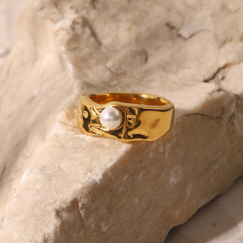 18K Pearl Band Ring