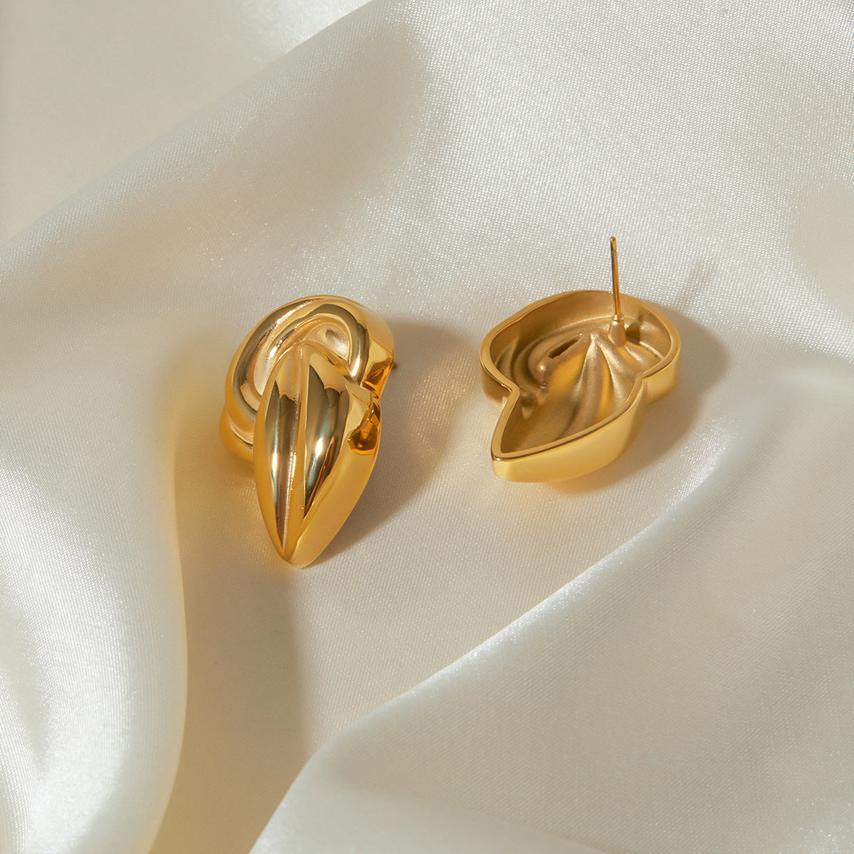 18K Twisted Knot Statement Studs