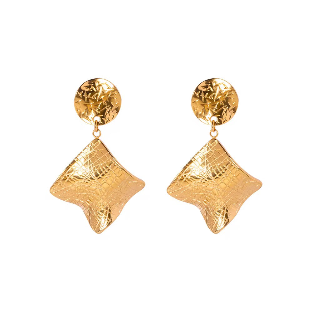 18K Textured Irregular Square Drop