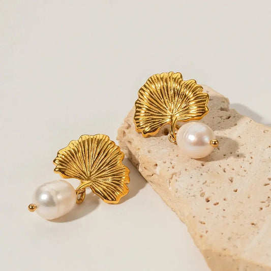 18K Fan Freshwater Pearl Earrings