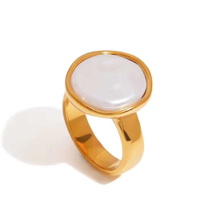 18K Round Shell Pearl Ring