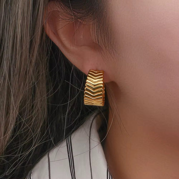 Chevron Hoops in 18K Gold-Plating