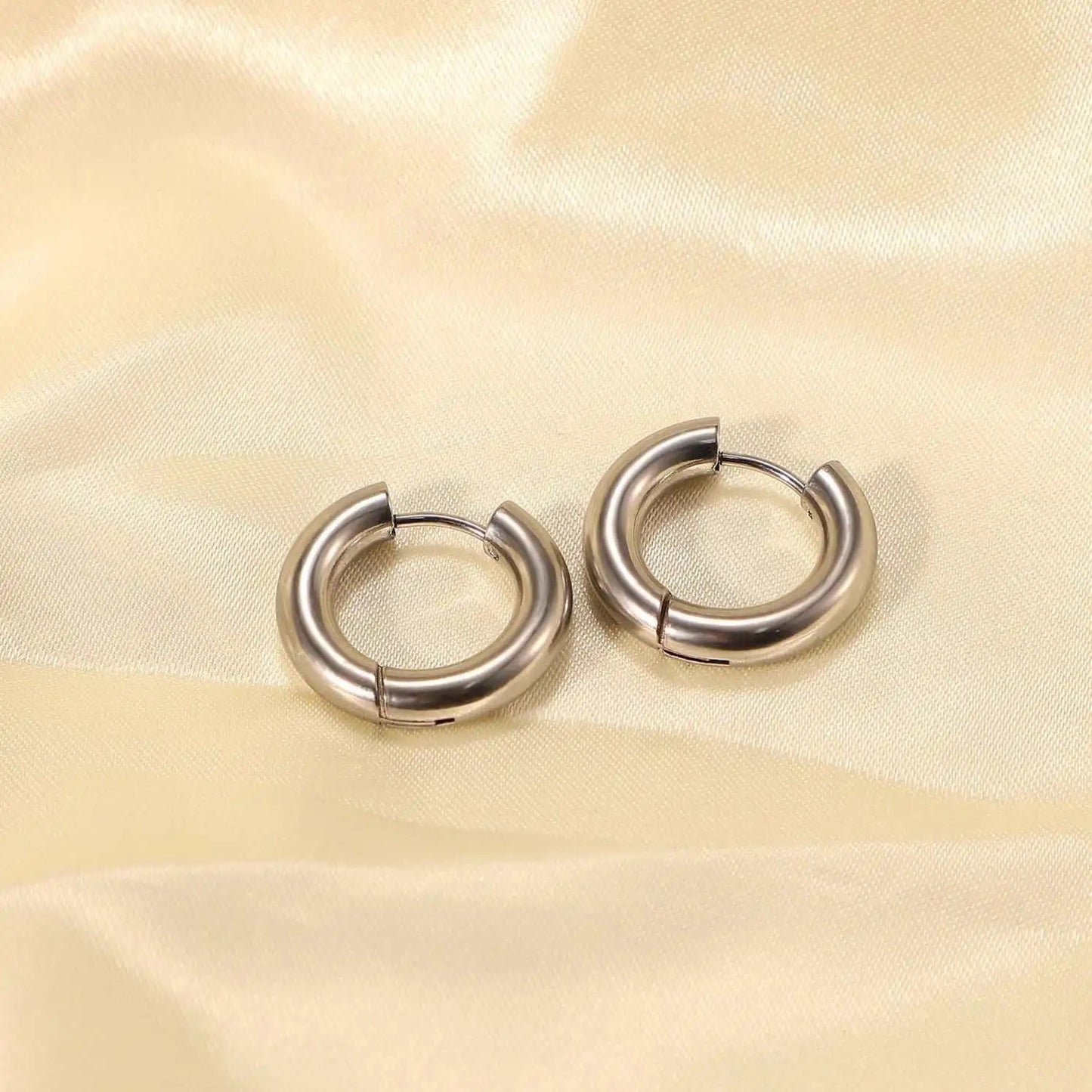 Silver Classic Small 18mm Hoops