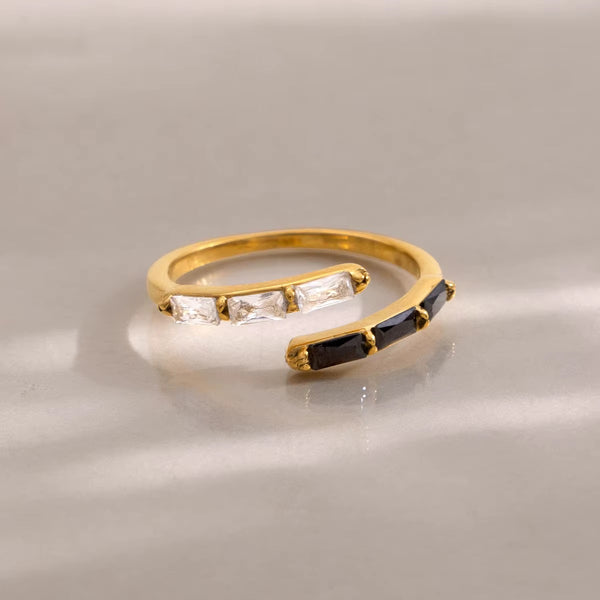 18K Victoria Onyx Ring