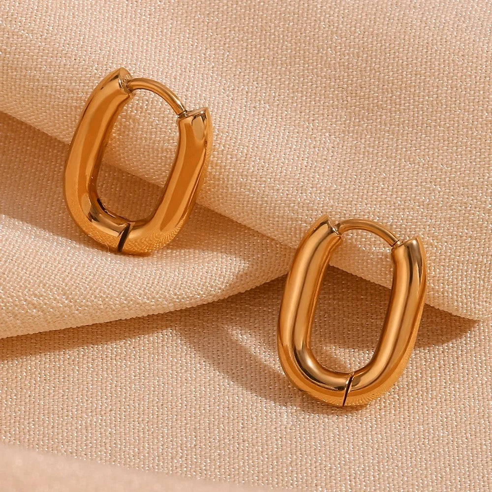 18K Classic Oval Huggie Earrings