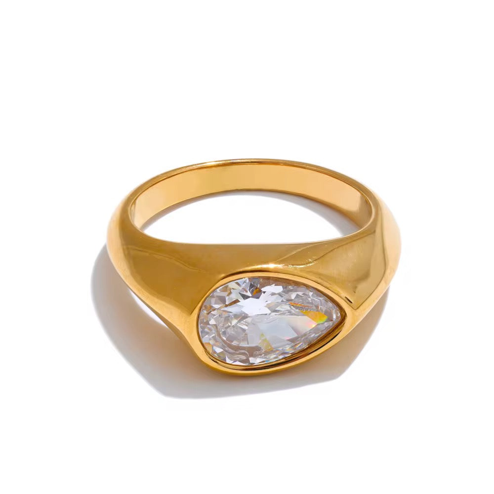 18K Irregular Zirconia Statement Ring