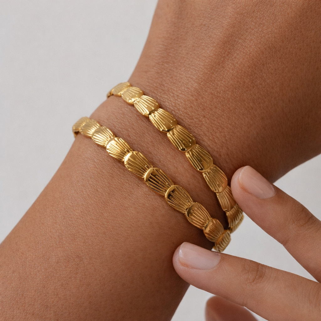 18K Open Sea Shells Bangle
