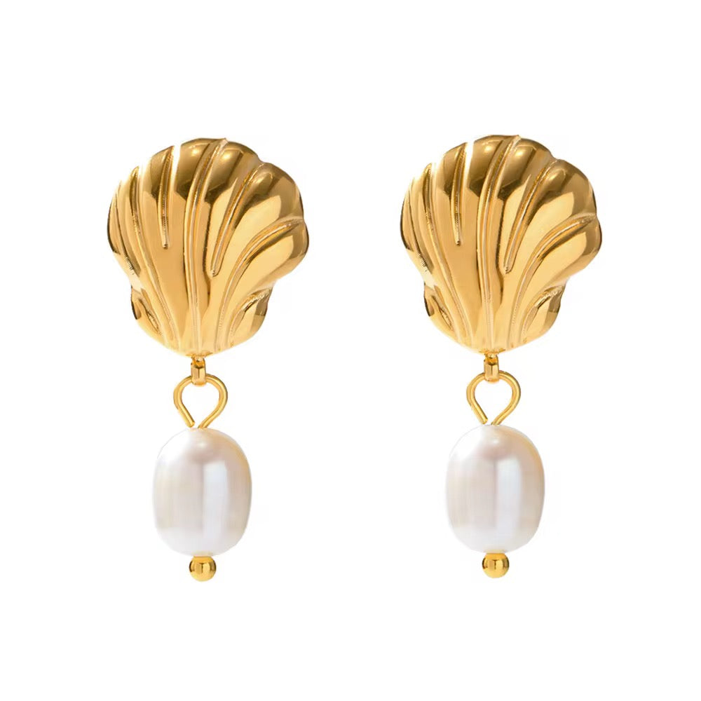 18K Sea Shell Freshwater Pearl