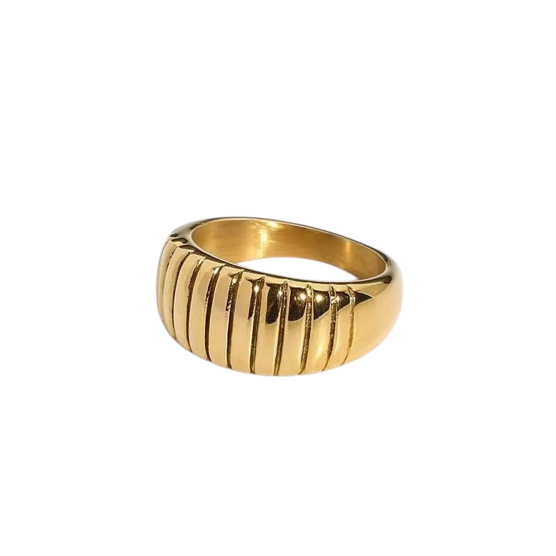 18K Stripe Croissant Ring
