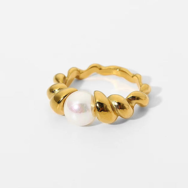 18K Croissant Pearl Ring