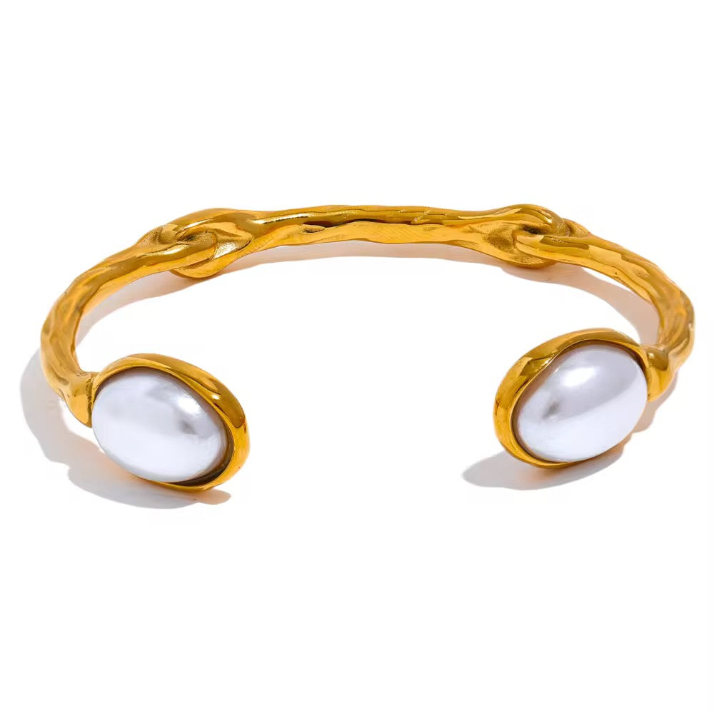 18K Oval White Pearl Bangle