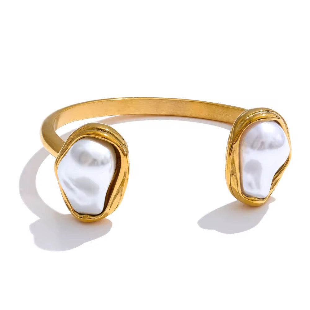 18K Open Bangle Baroque Pearl