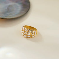 18K Pearl and Diamonds Ring