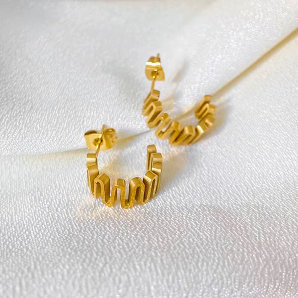 Wavy Lined Hoops in 18K Gold-Plating