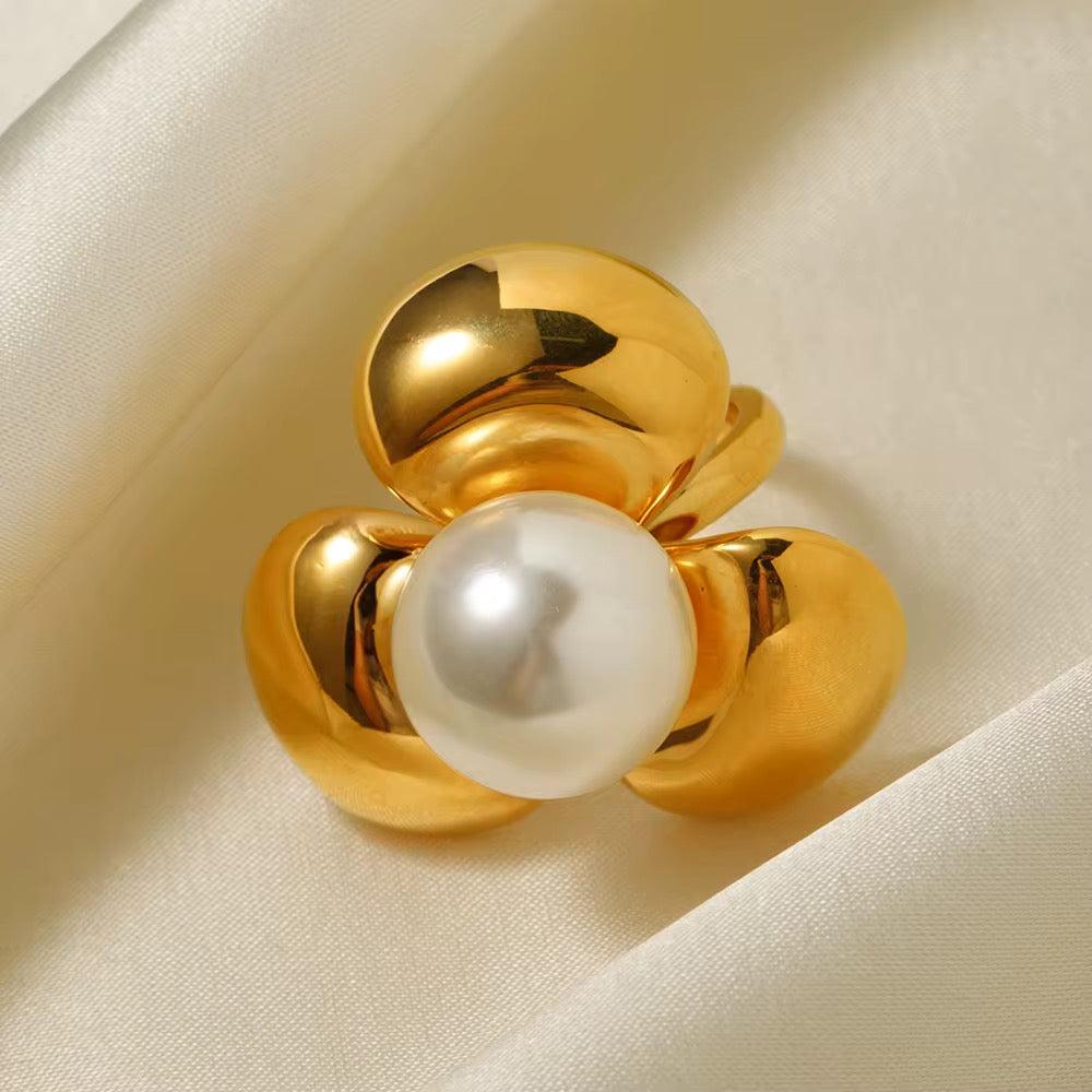 18K Flower Pearl Ring