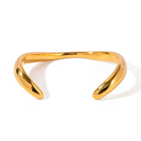 18K Lara Bangle