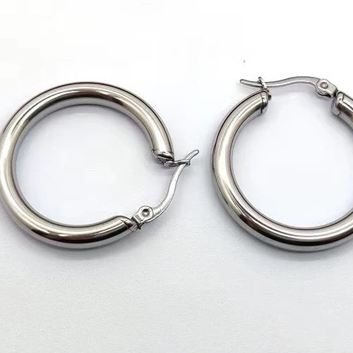 Silver Classic 24MM Medium Hoops