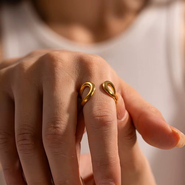 18K Fellia Classic Wrap Open Ring