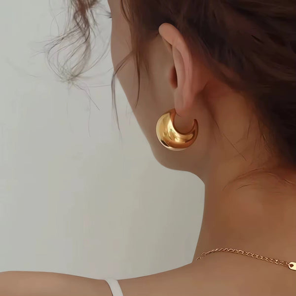 18K Vintage Hollow C-Shaped Earrings