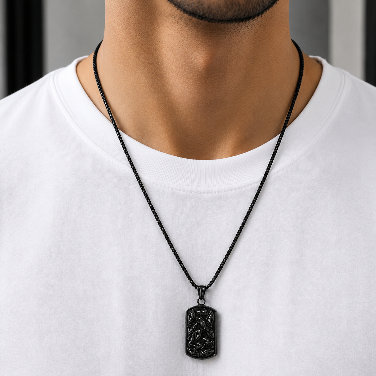 Atlas Pendant Necklace - Black