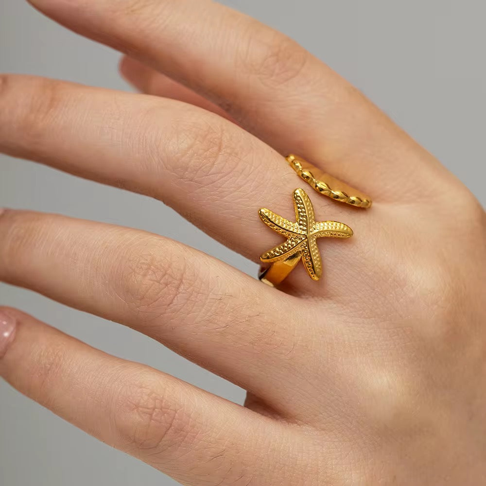 18K Starfish and Seashell Ring