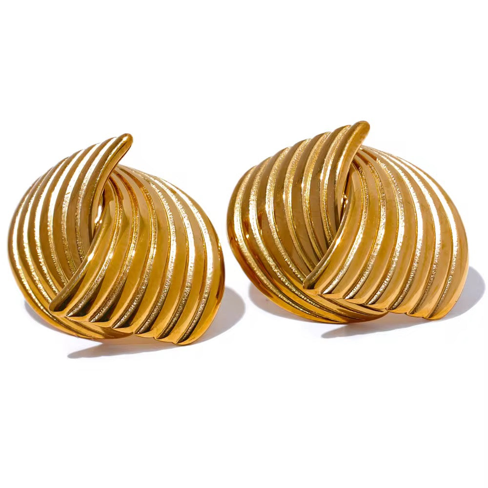 18K Swirl Knot Studs