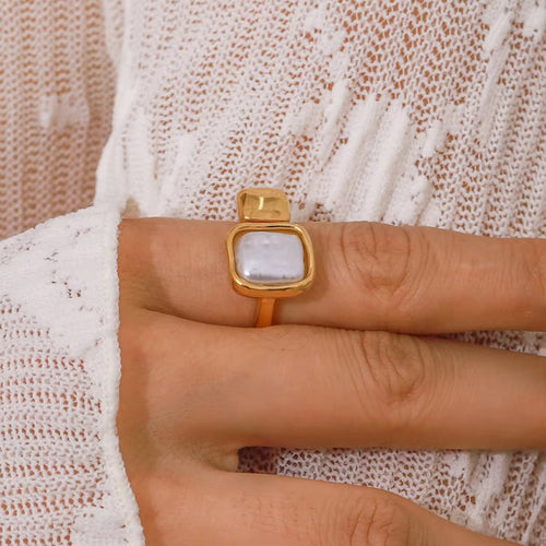 18K Baroque Square Adjustable Ring