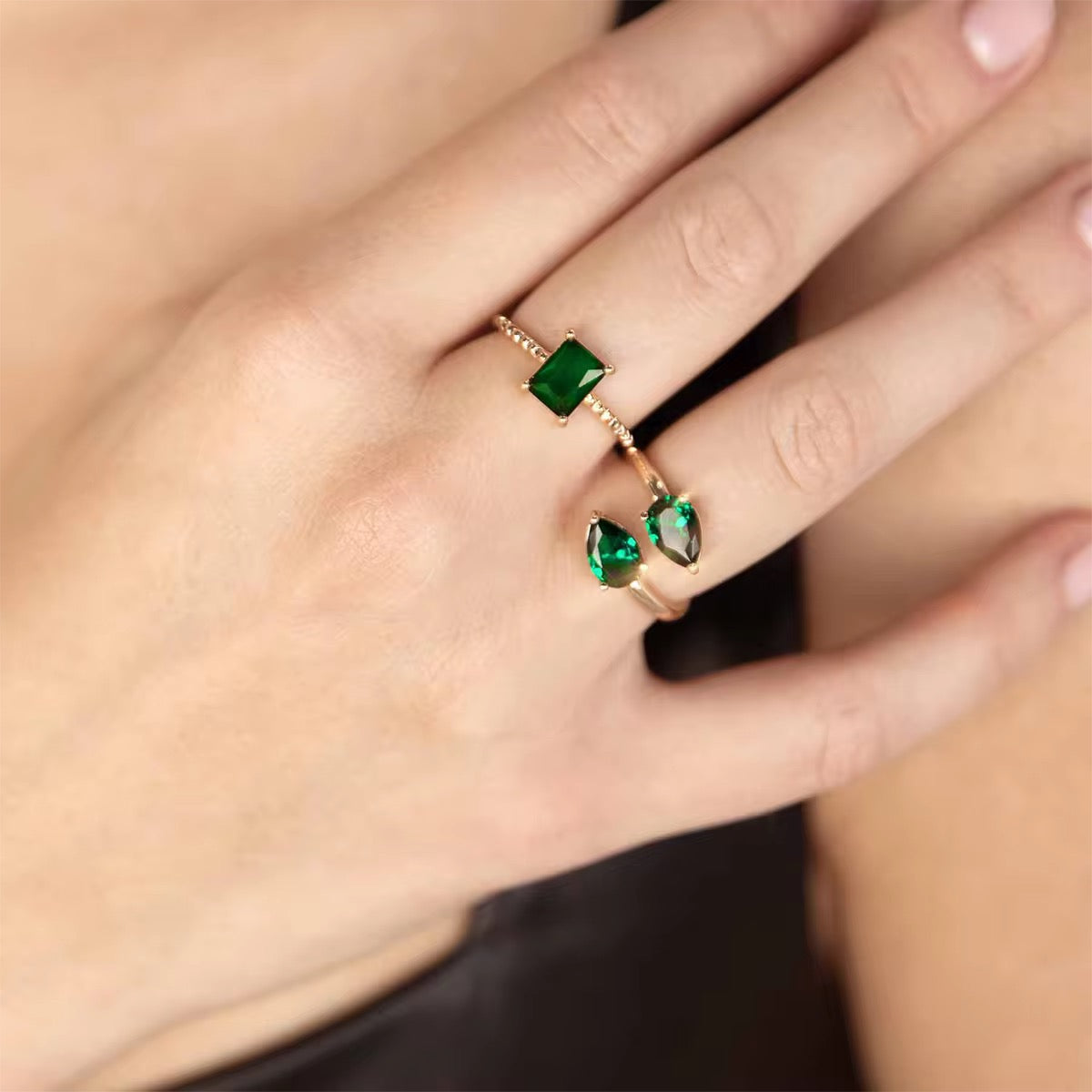 18K Two Teardop Ring
