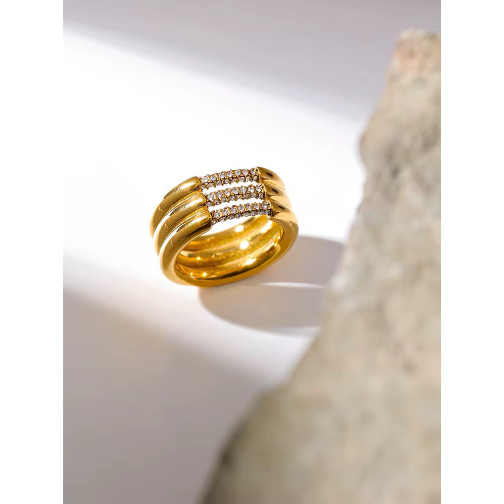 18K 3 Layer Pipe CZ Ring