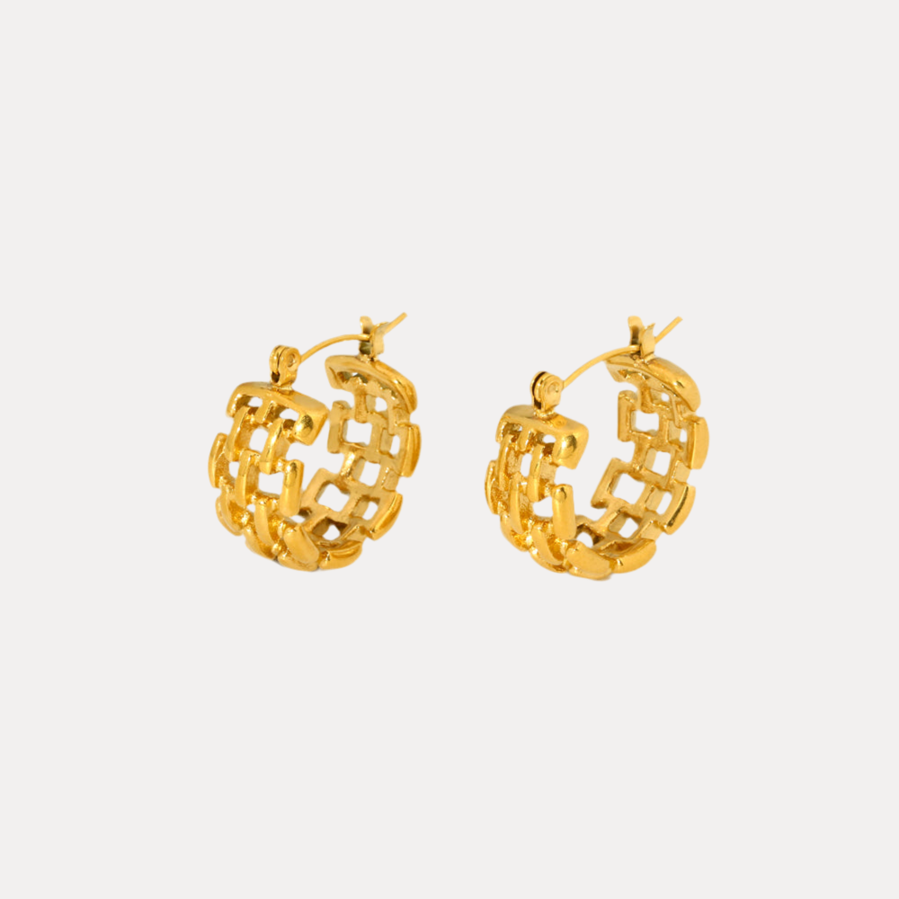 Twist Chain Circle Hoops in 18K Gold-Plating