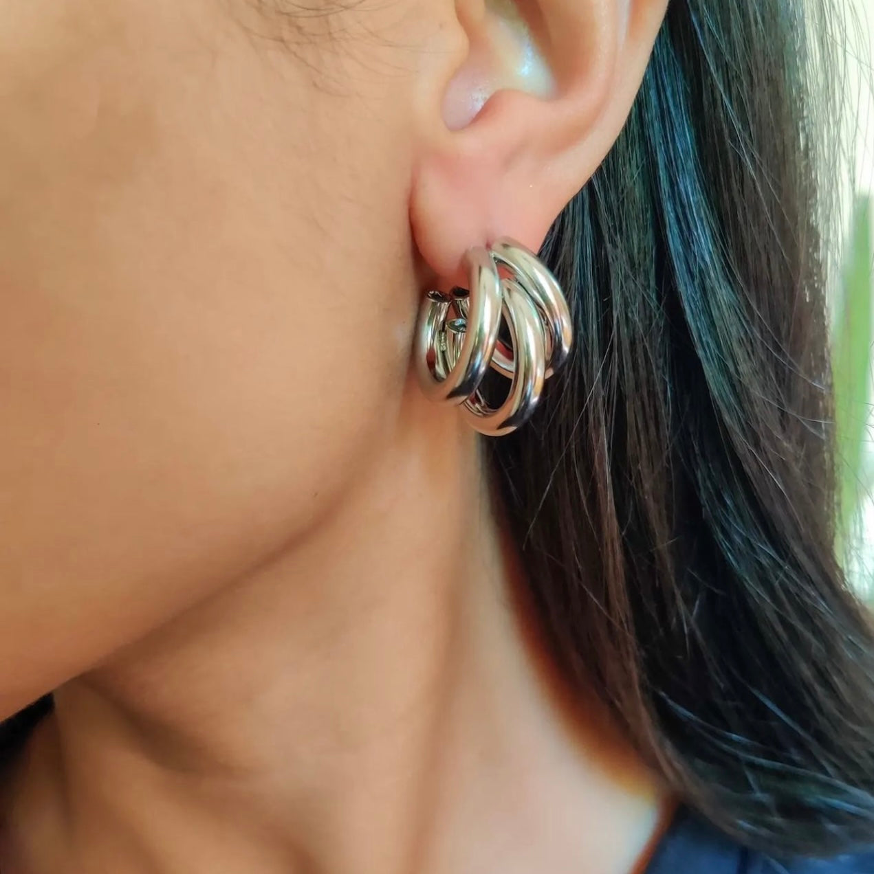 【HYERES LOR】24SS★ Triple Sl (C) Oval One-Touch Earrings 26.0mm Sculpted Hollow 14K Gold Hoop Earrings | Zales