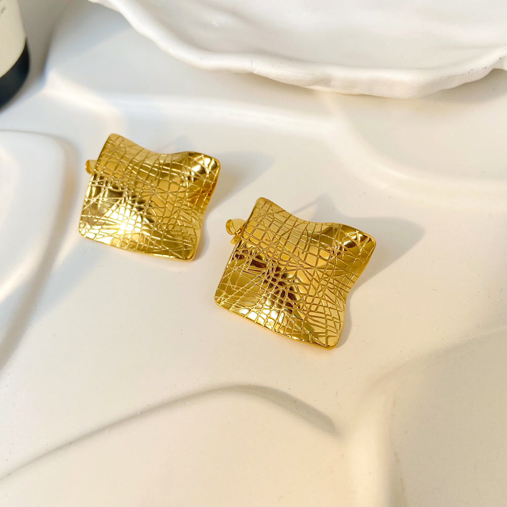 18K Square Crease Stud Earrings